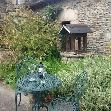 Le Petit Chateau Noyal-Pontivy Exterior photo