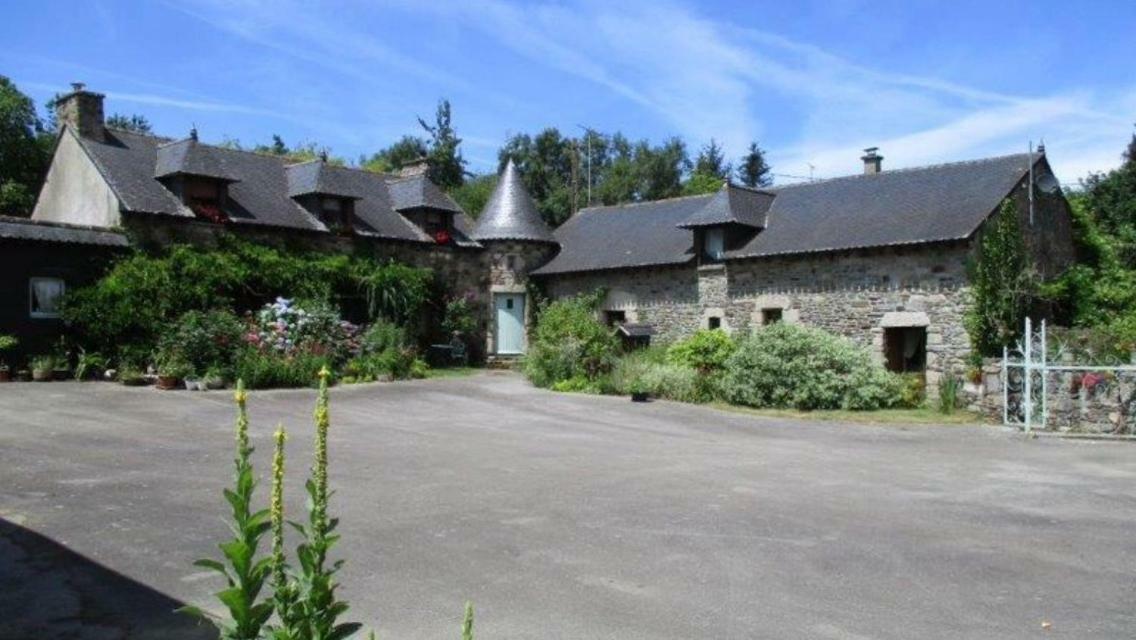 Le Petit Chateau Apartment *